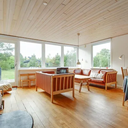 Holiday home Axeline - 850m From The Sea In Ne Jutland By Interhome *