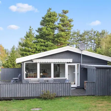 Axeline - 850m From The Sea In Ne Jutland By Interhome Hals